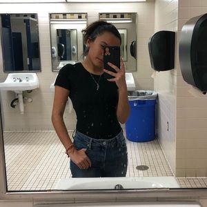 Meet your Posher, Laila